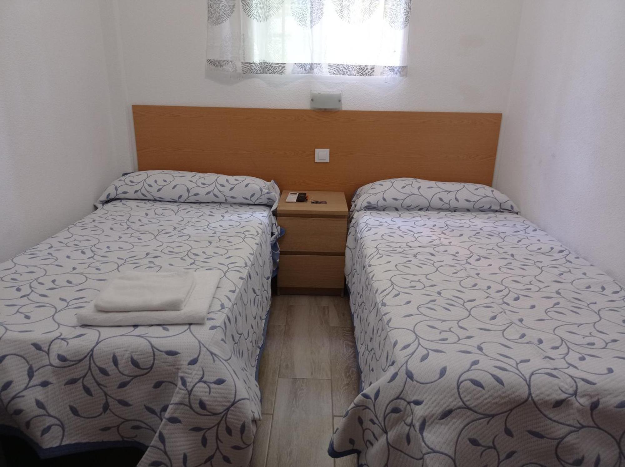 Hostal Cuatro Torres 马德里 外观 照片